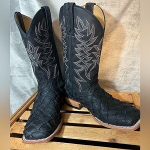 Cody James Exotic Pirarucu Men's Black Western Boots. Size 9D